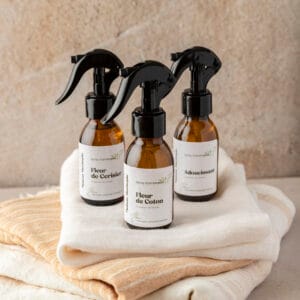 Parfum d'ambiance pour textiles Maison Huchepie en flacons ambrés